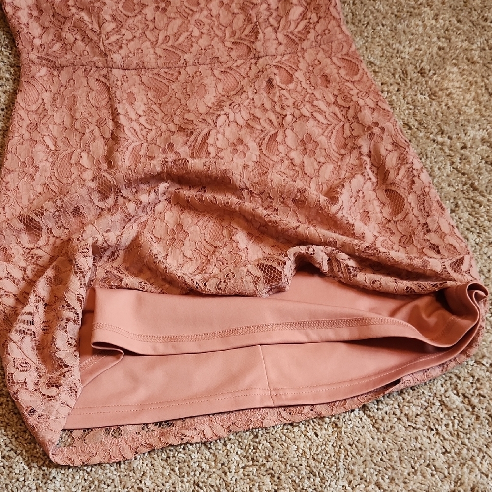 Delicate Dusty Pink Lace Dress Size S - Picture 16 of 16